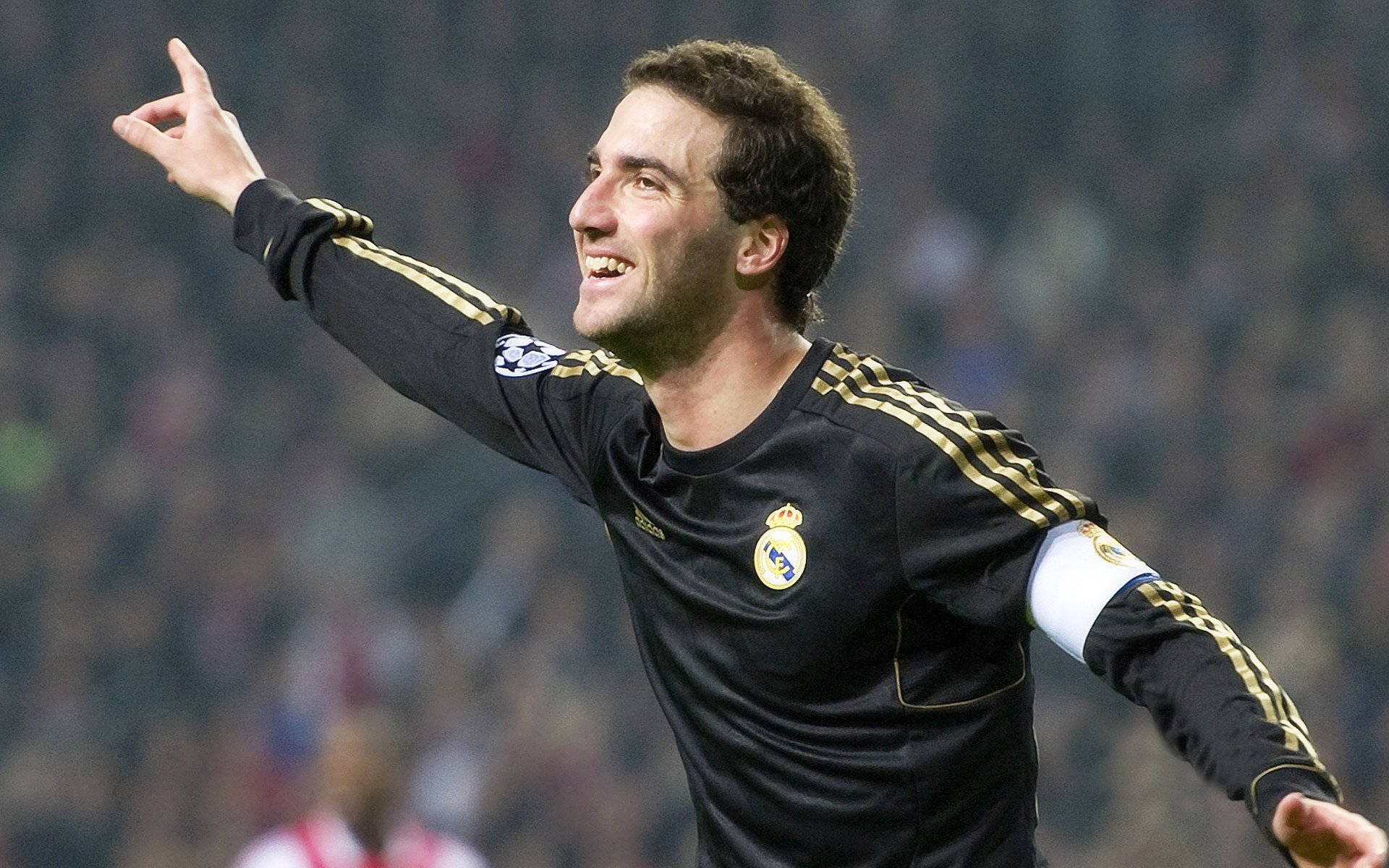 舞台越大越强，莫德里奇传奇闪耀，巴拉圭火力全开压制摩洛哥