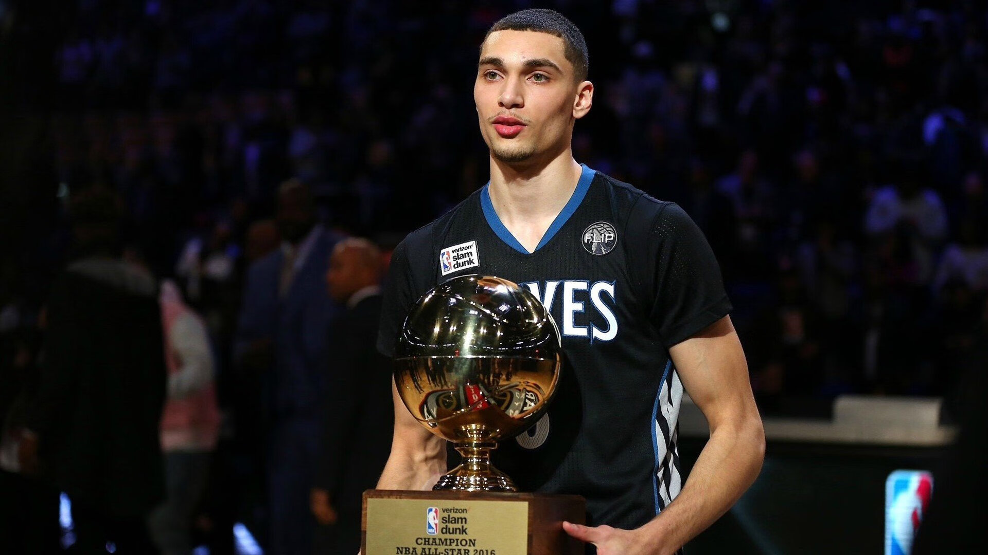绝杀!斯洛伐克2-1加拿大,归化神锋奥斯梅恩补时封神